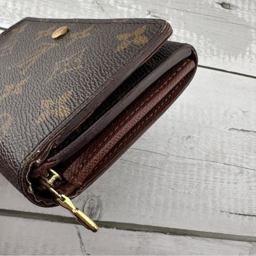 AUTHENTIC LOUIS VUITTON Monogram Porte-Monnaie Billets Tresor Wallet. - Picture 9 of 16